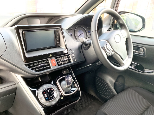 How to install a car air purifier
